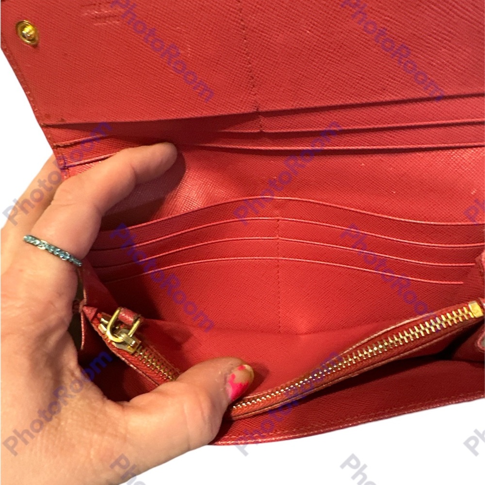 Prada saffiano leather pink bow tie wallet holds 14 slots nice space good π - Picture 6 of 17